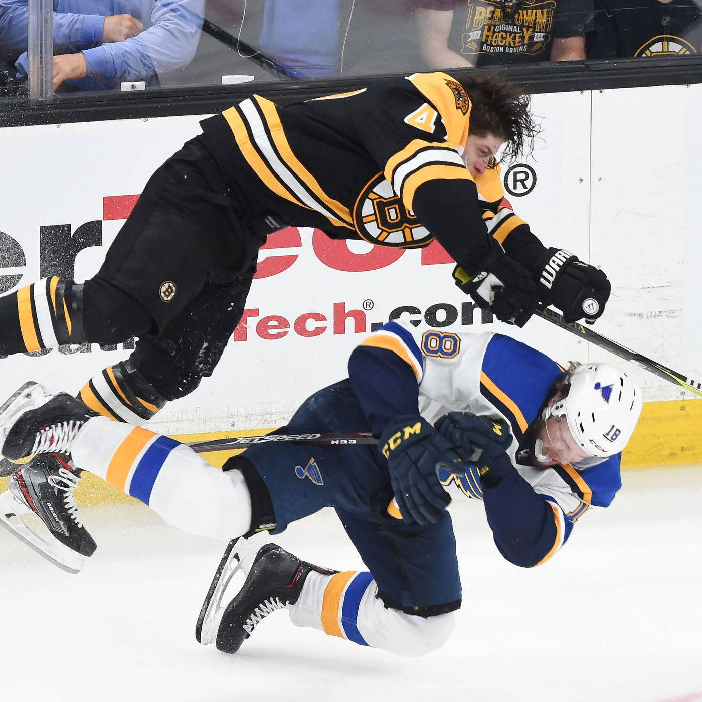 Nhl Player Torey Krug In Action Against Robert Thomas (2019 Season) Background