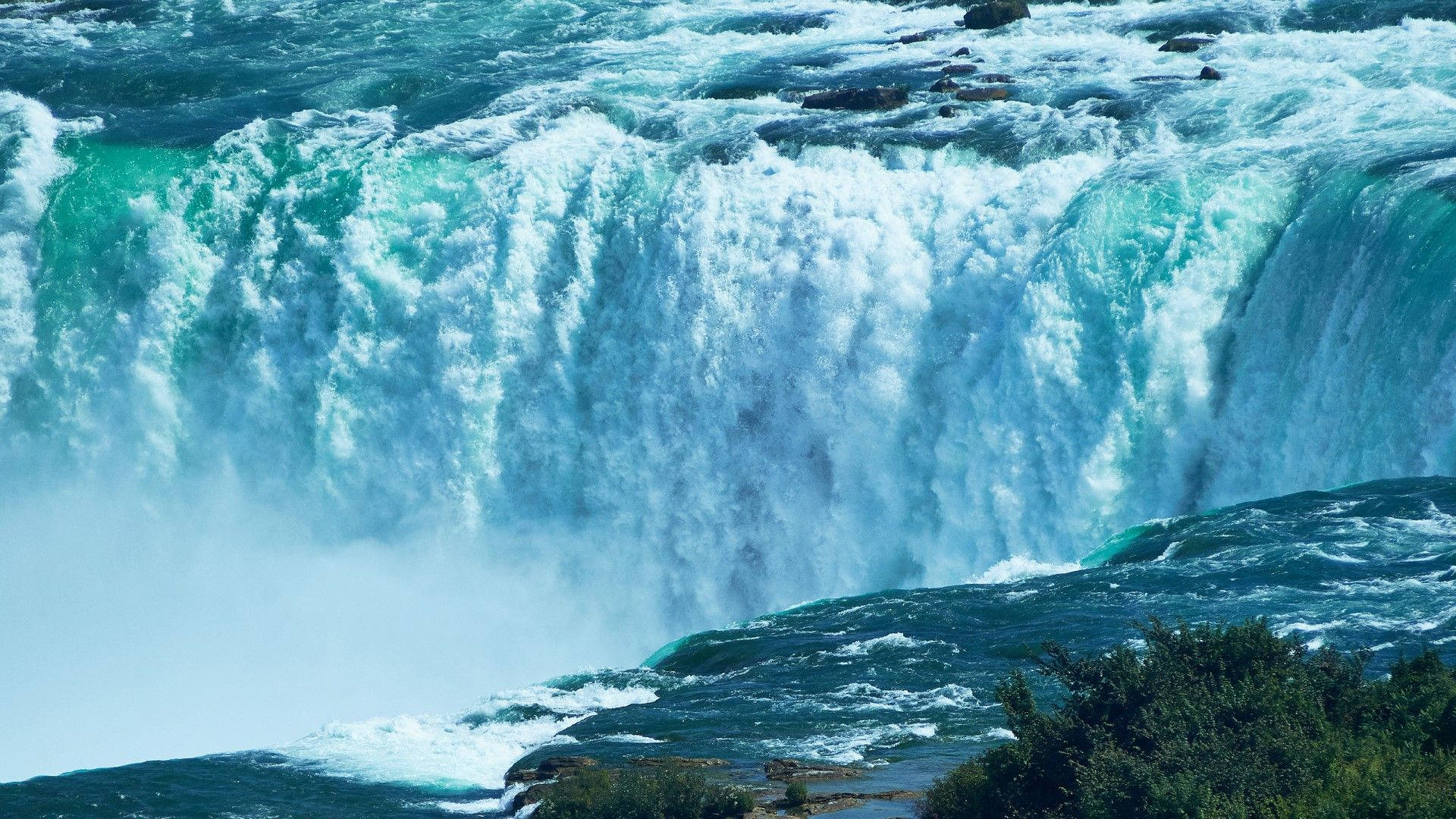 Niagara Falls During Winter For Monitor