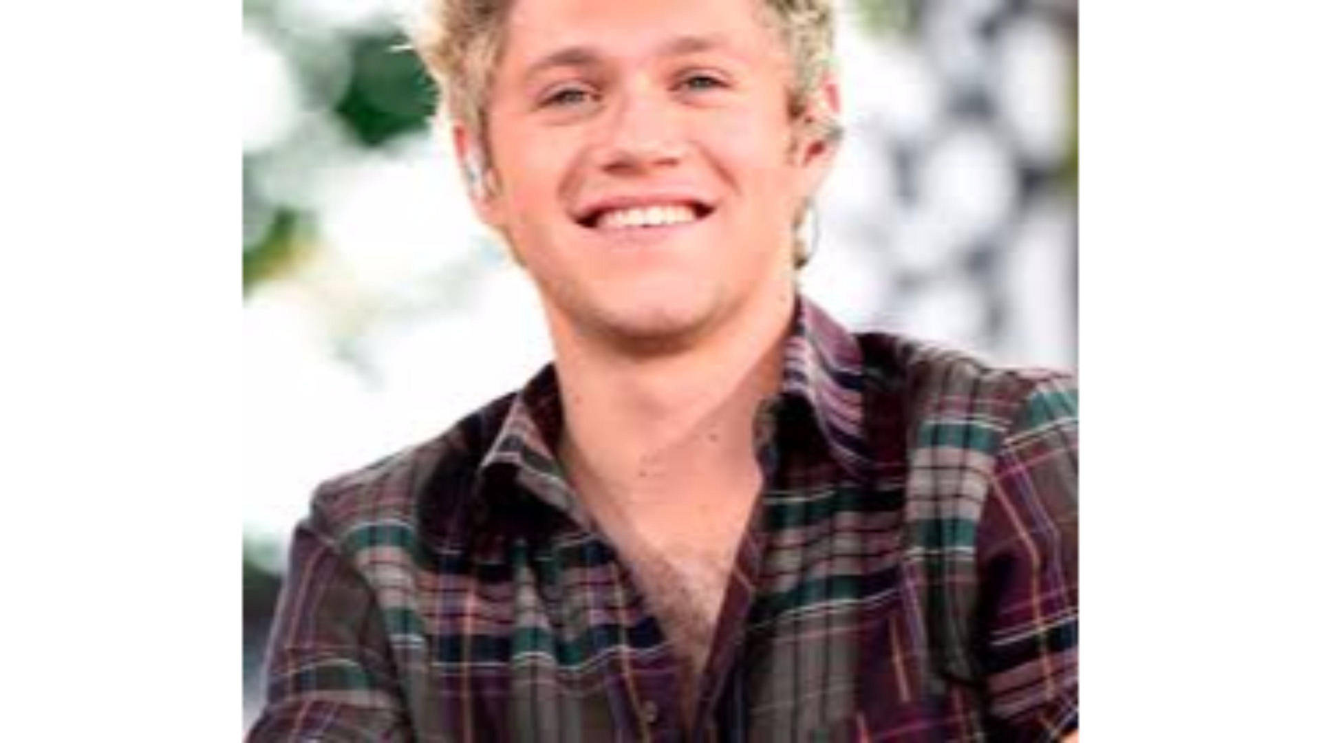 Niall Horan Low Quality Smile Background