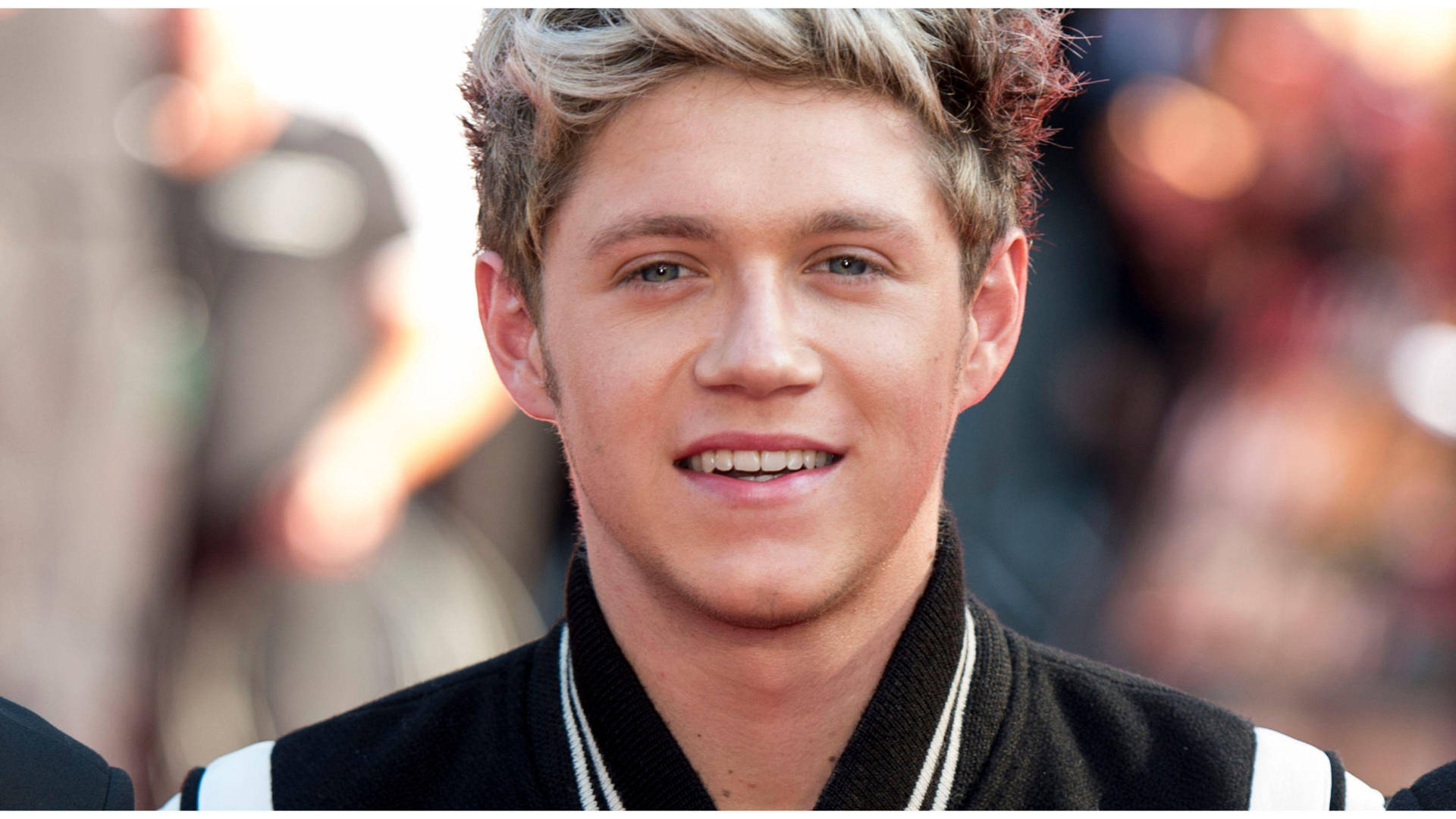 Niall Horan Smile Black Shirt