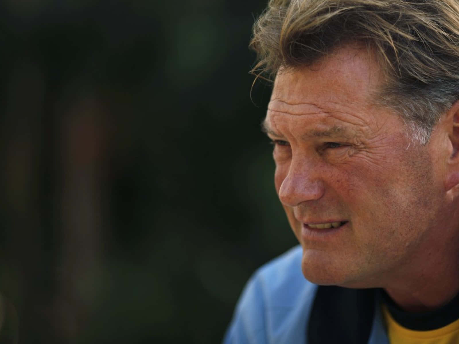 Nice Glenn Hoddle Profile Football Background