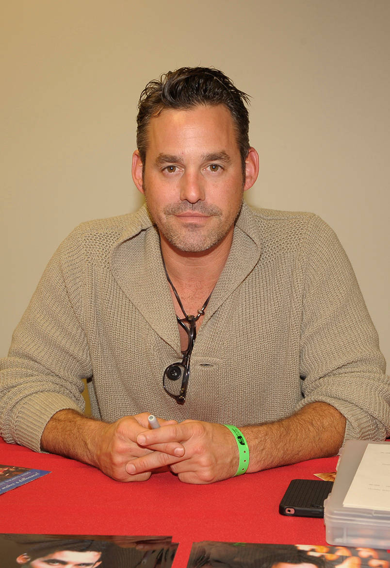 Nicholas Brendon Signing Event Background