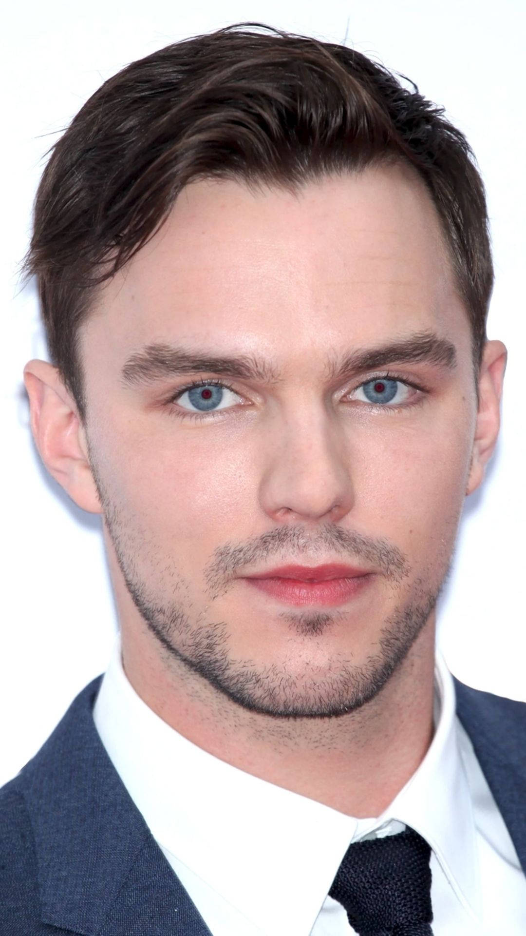 Nicholas Hoult Alluring Eyes Background