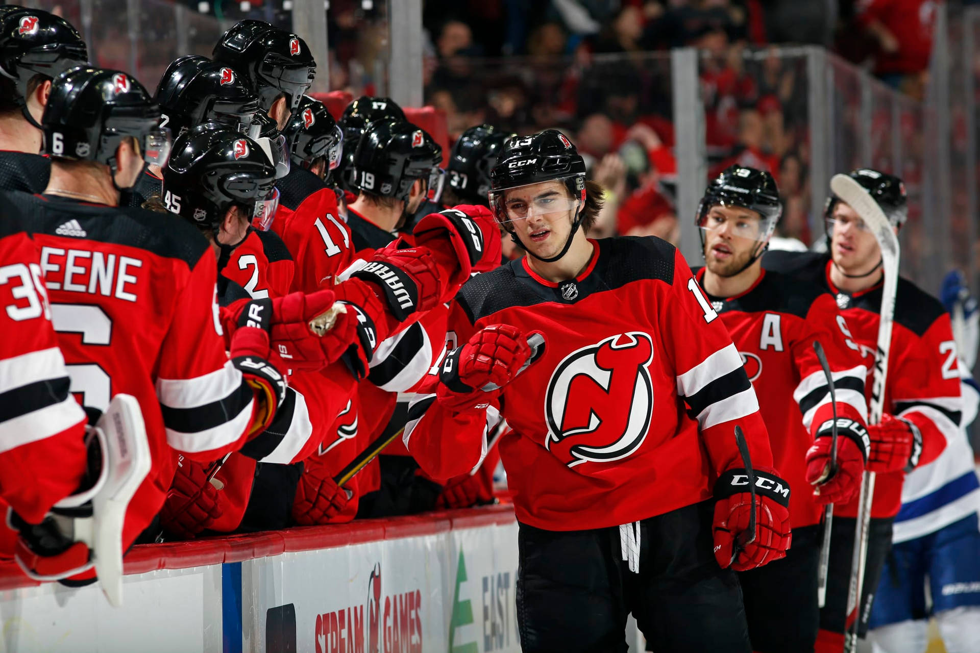 Nico Hischier High Five