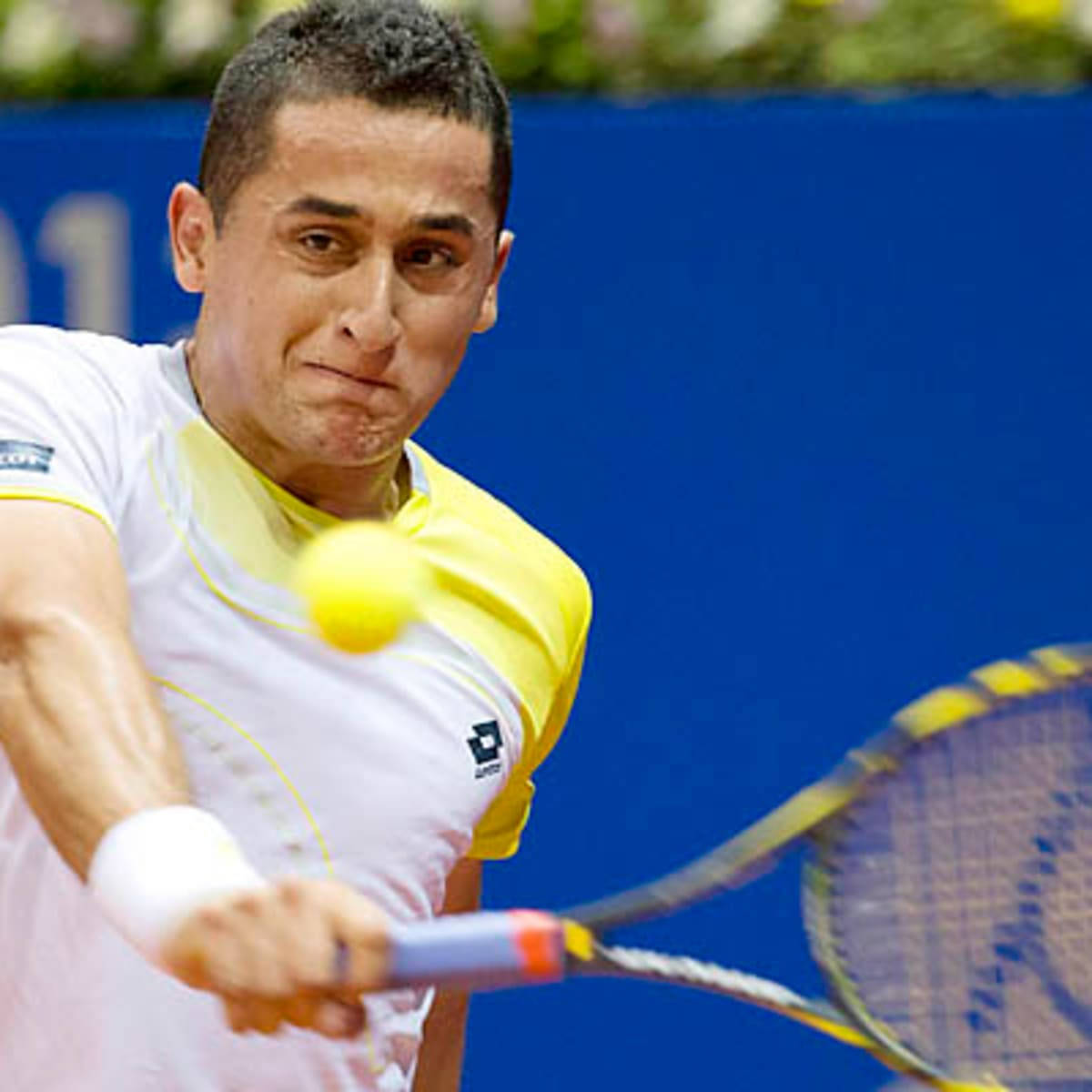 Nicolas Almagro Smiiling Mid-swing