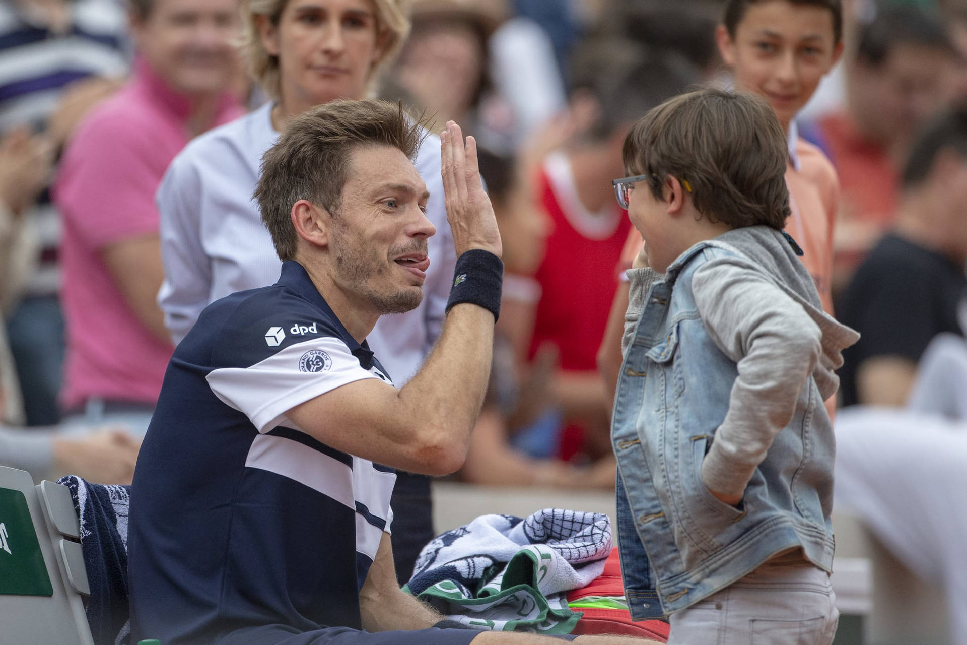 Nicolas Mahut And Son High Five