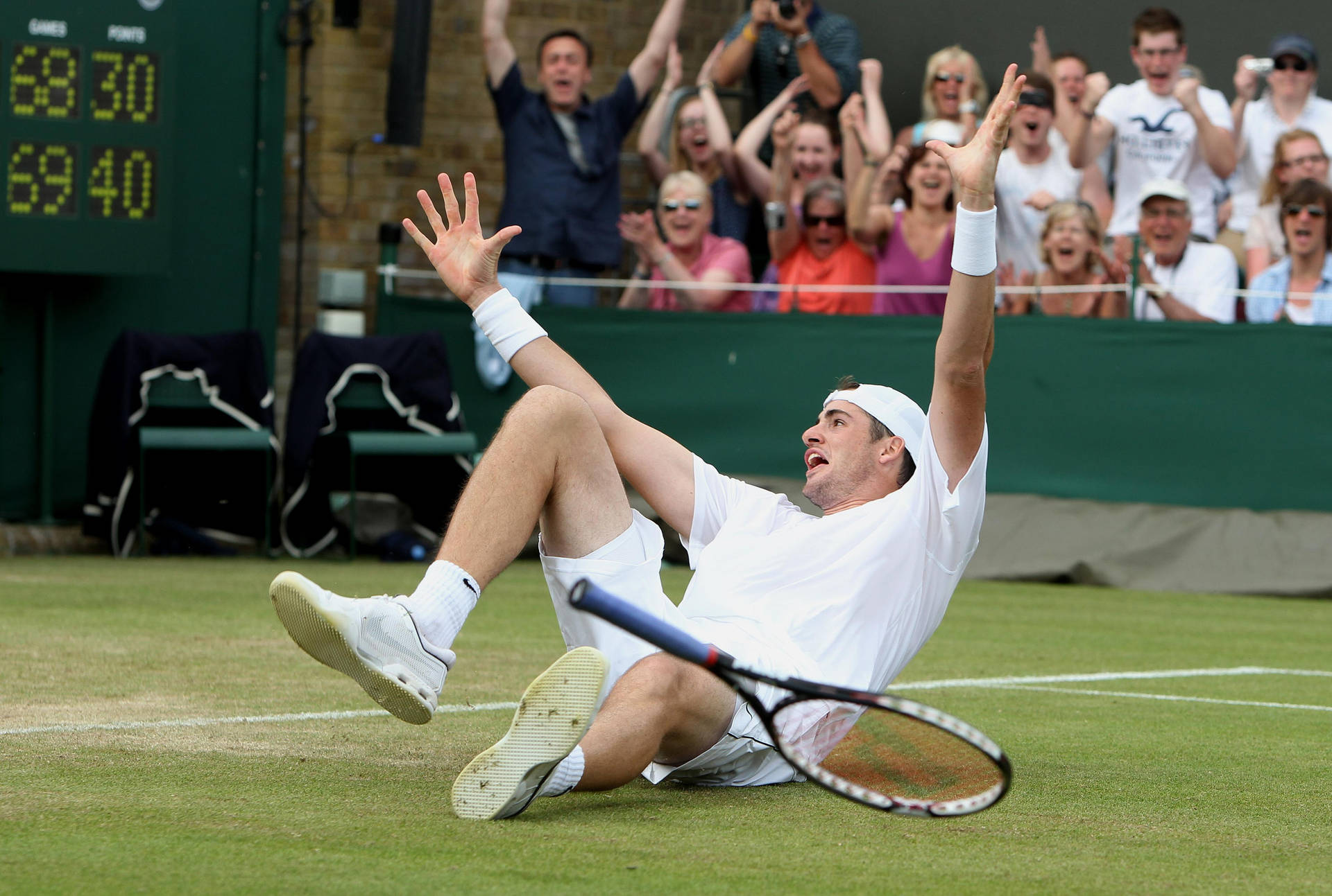 Nicolas Mahut Mid-game Fall