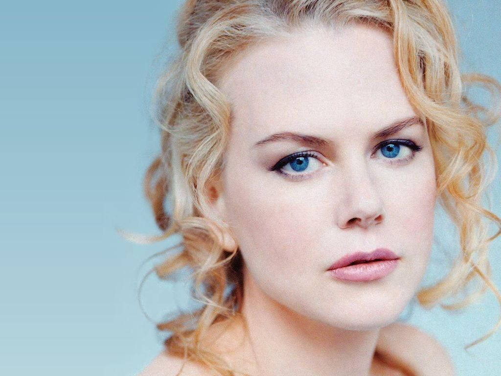 Nicole Kidman Serious Looking Face Background