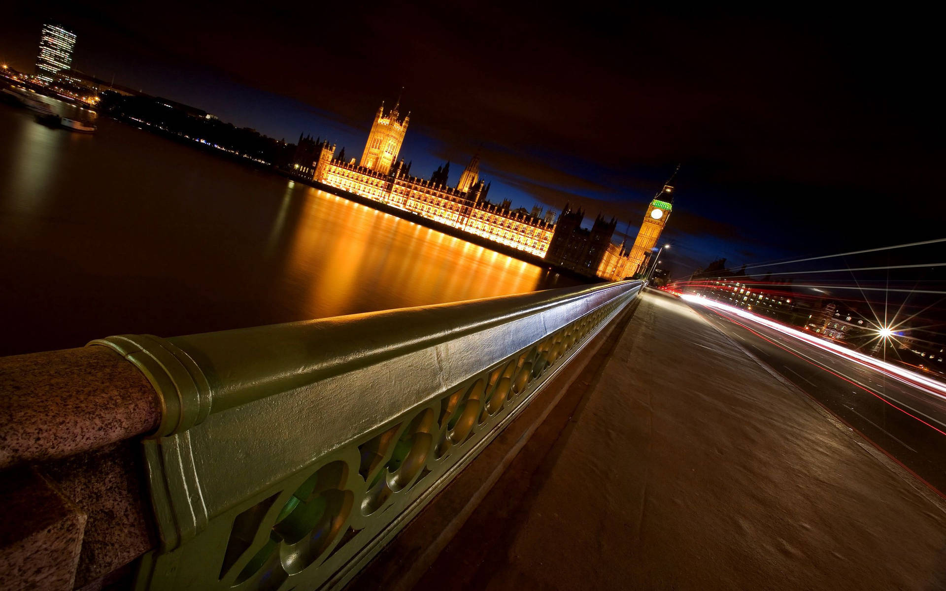 Night Bridge In London Background