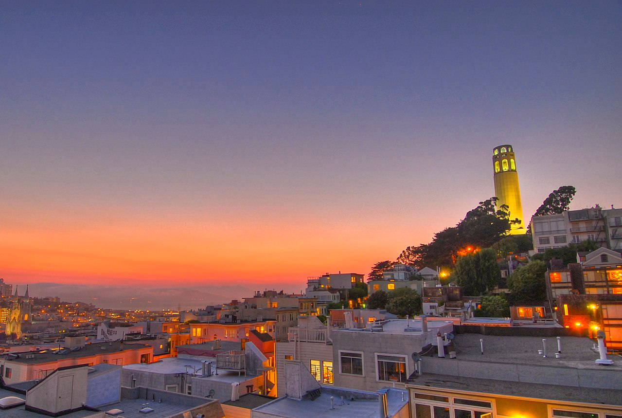 Night Time At San Francisco's Coit Tower Background