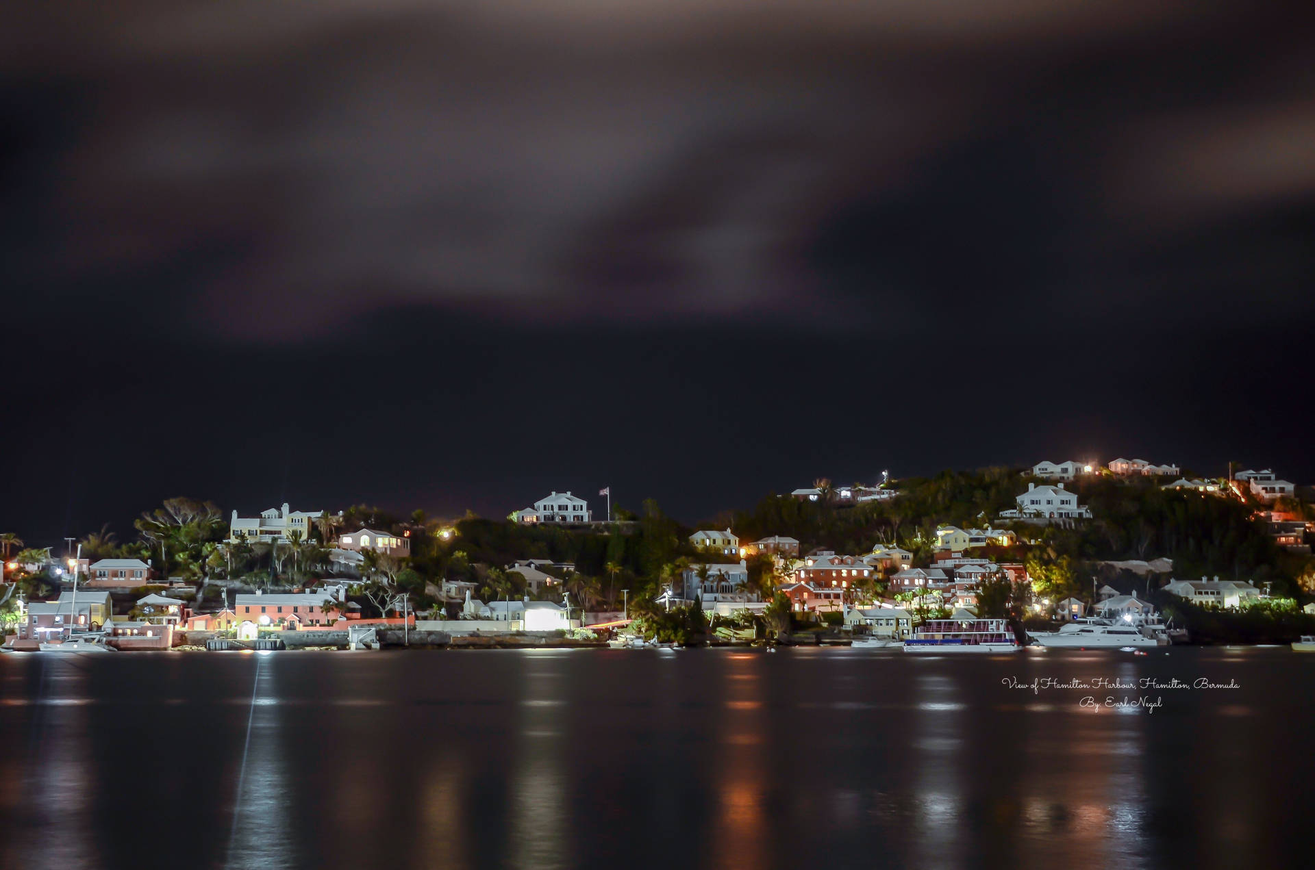 Nightlights In Bermuda Island Background