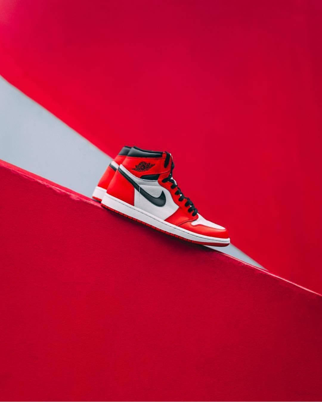 Nike Air Jordan 1 Retro Chicago Background