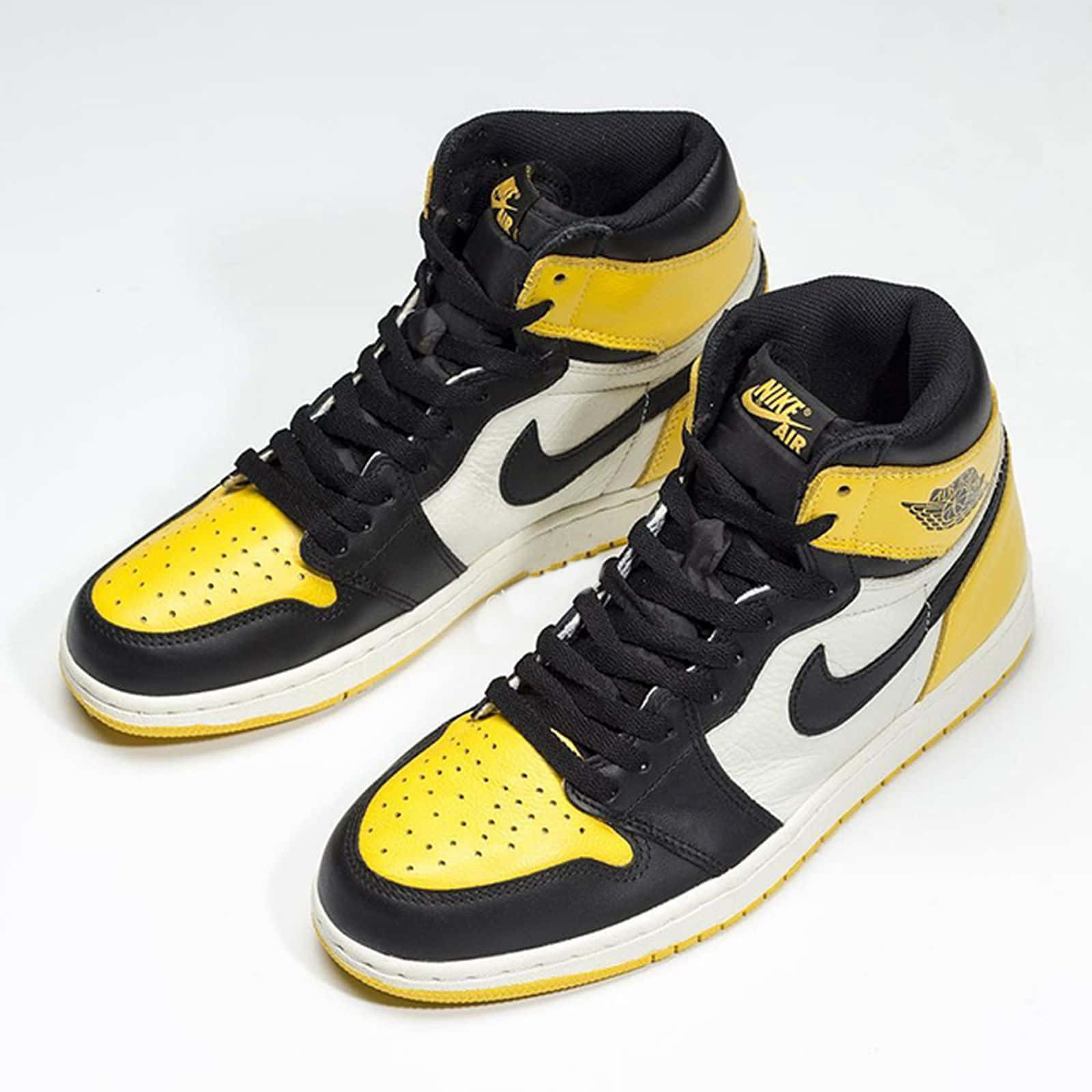 Nike Air Jordan 1 Retro High Og 'black/yellow'