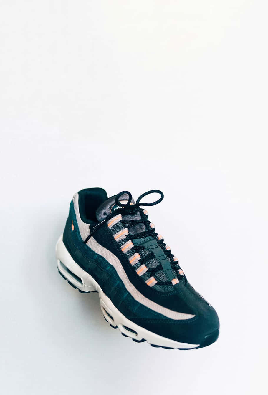 Nike Air Max 95 - Sahara Background