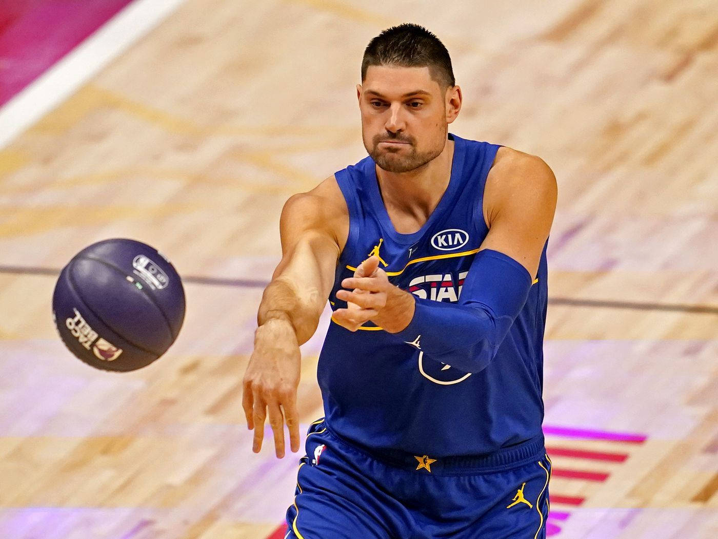 Nikola Vucevic Orlando Magic Passing The Ball