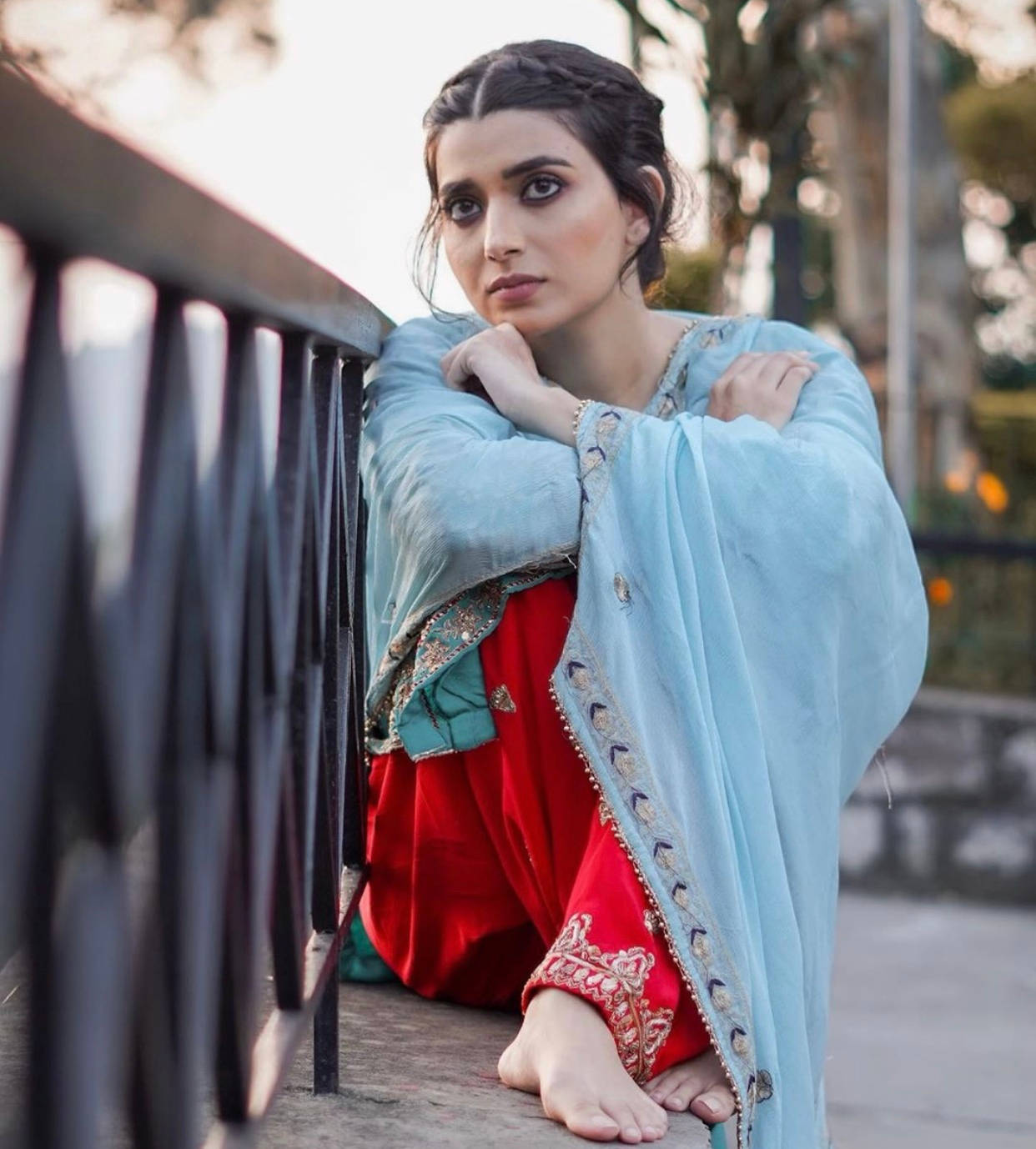 Nimrat Khaira Sitting On Floor Background