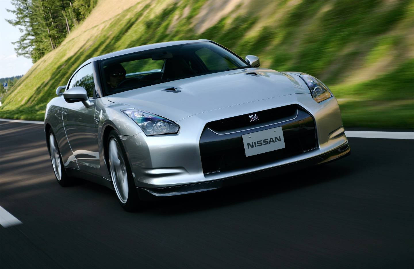 Nissan Skyline Gtr R35 Mountain Road Background