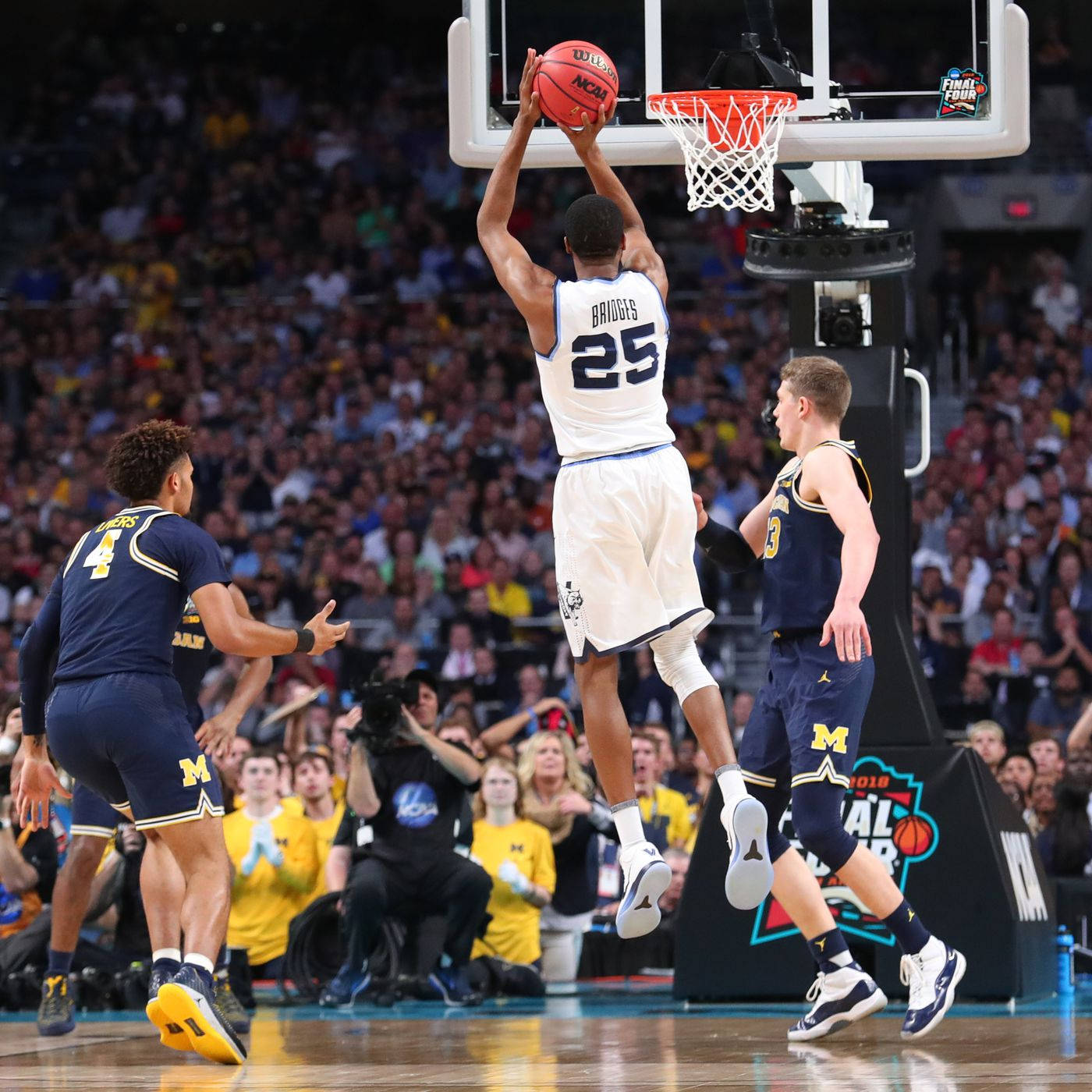 No.25 Shooting Guard Mikal Bridges