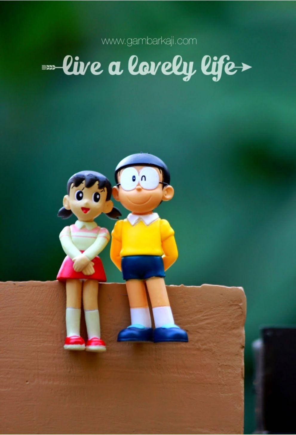 Nobita Shizuka Love Figurine Toys Sitting Background