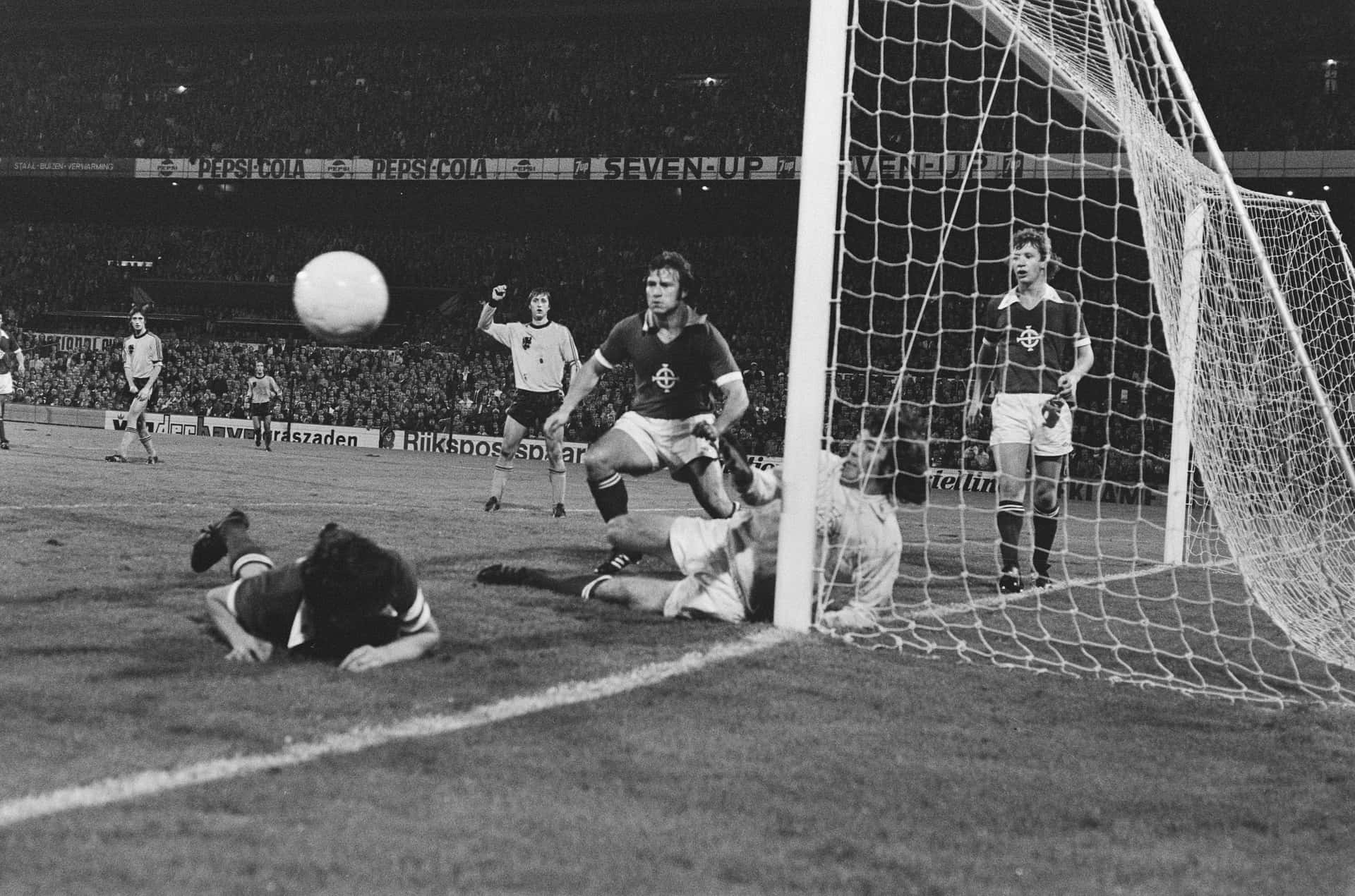 Northern Irish Football Player Pat Jennings 1976 Match Background