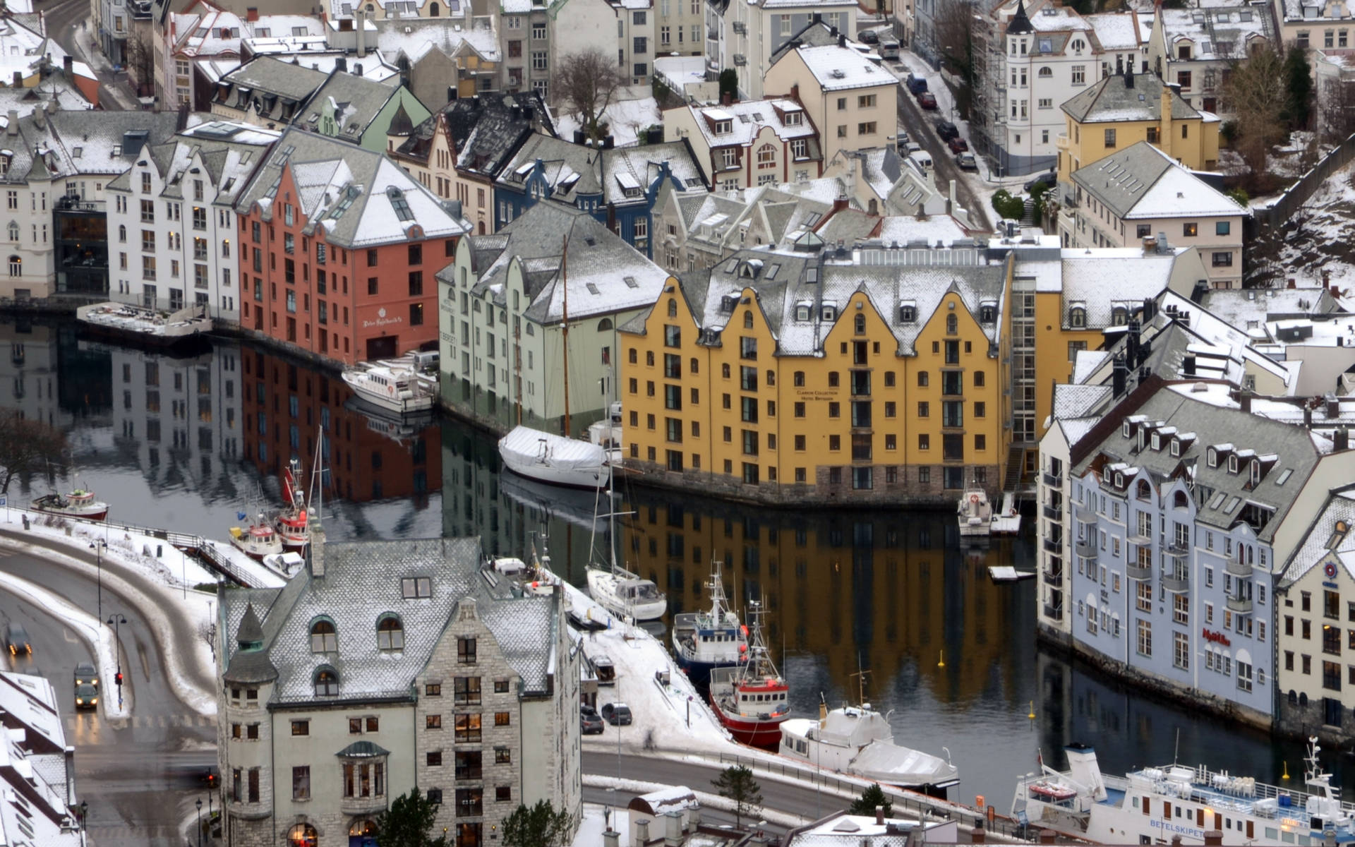 Norway Ålesund Coastal Houses Background