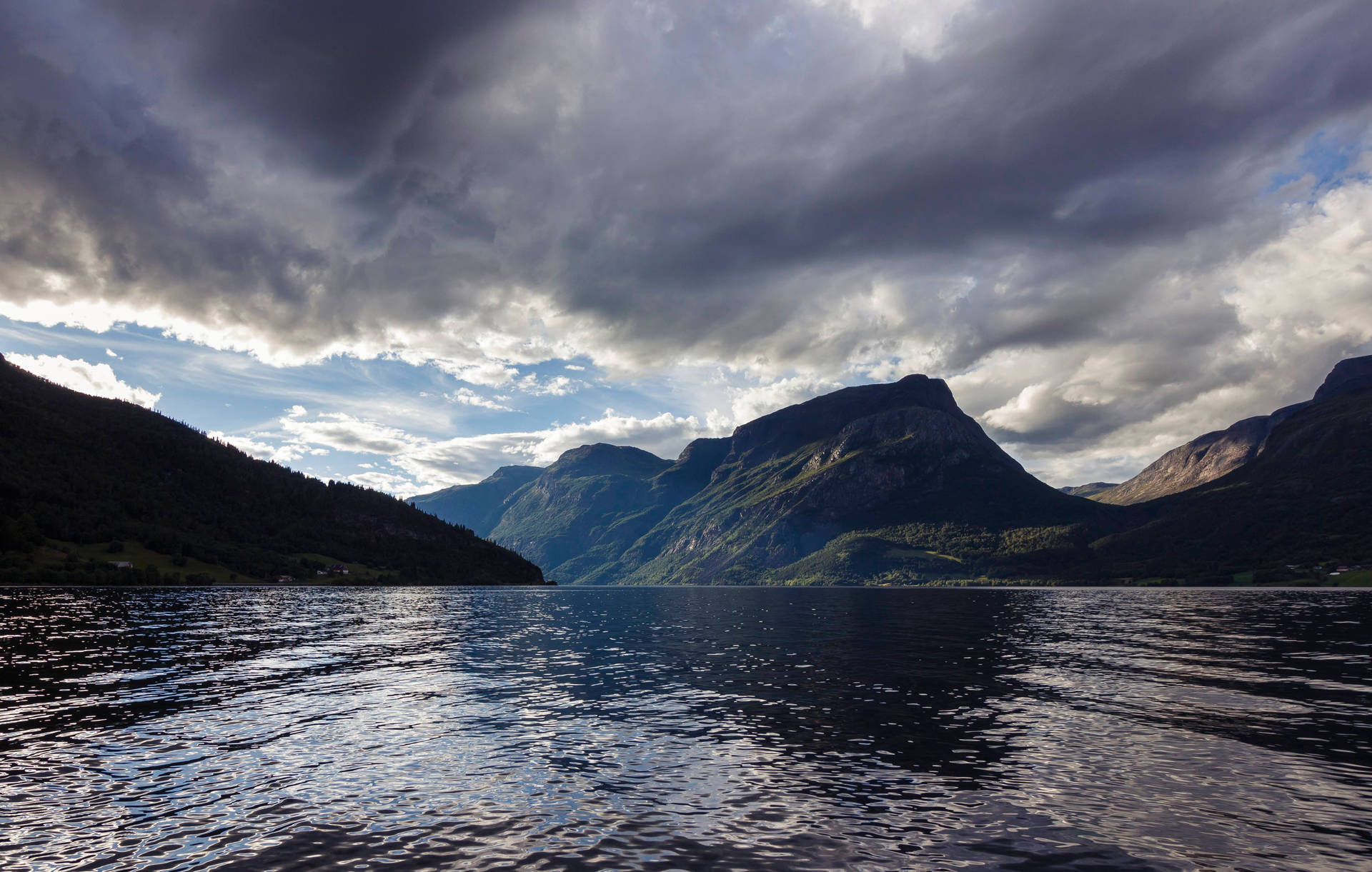 Norway Vangsmjøse Lake Background