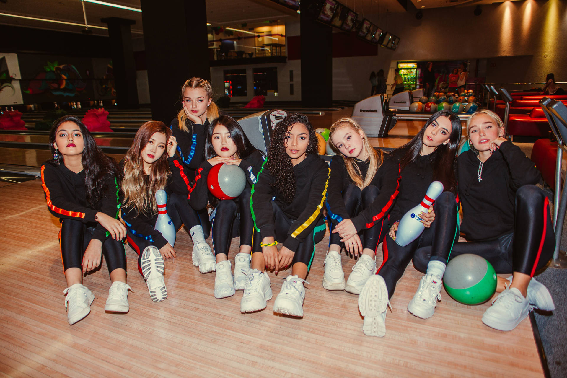 Now United Bowling Female Members Background