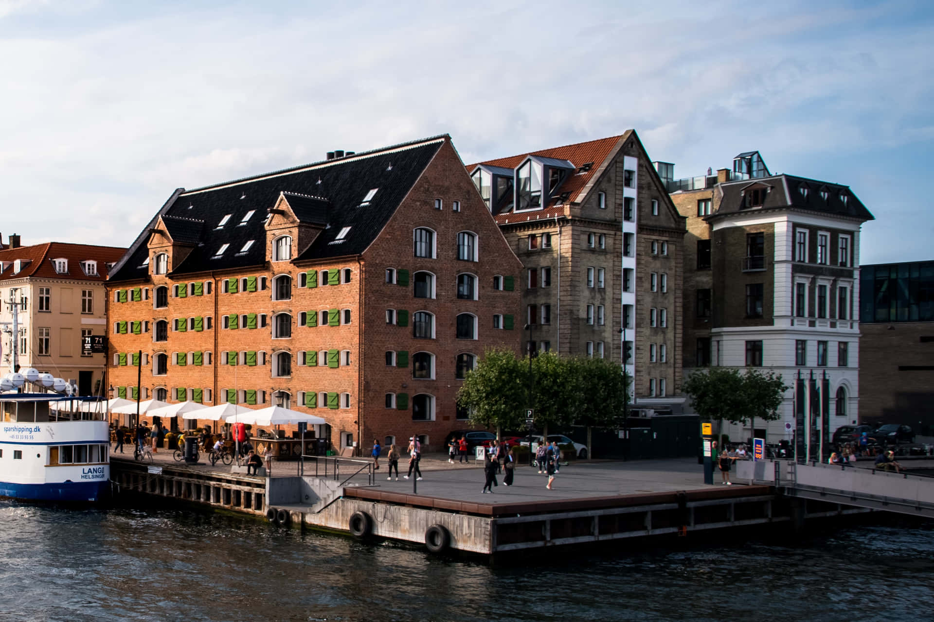 Nyhavn 71 Hotel Port Background