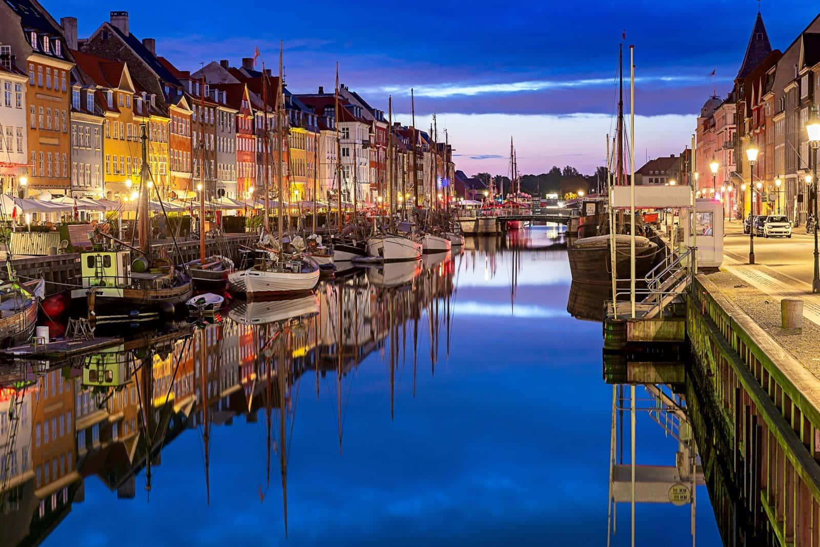 Nyhavn Channel Dawn View Background