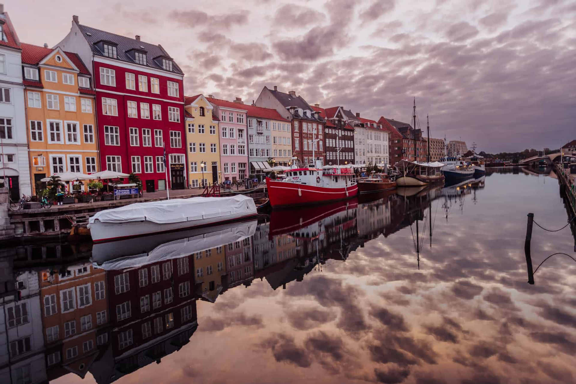 Nyhavn Port Waterfront Cloud Reflections Background