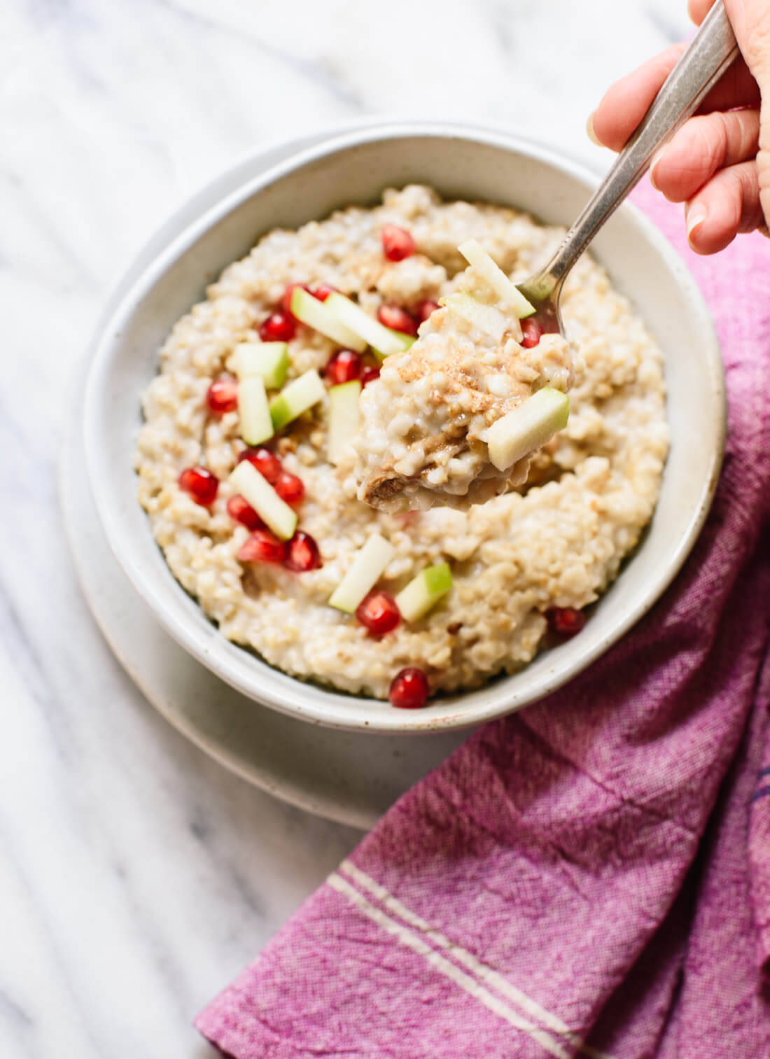 Oatmeal With Green Apples And Lingonberries Background