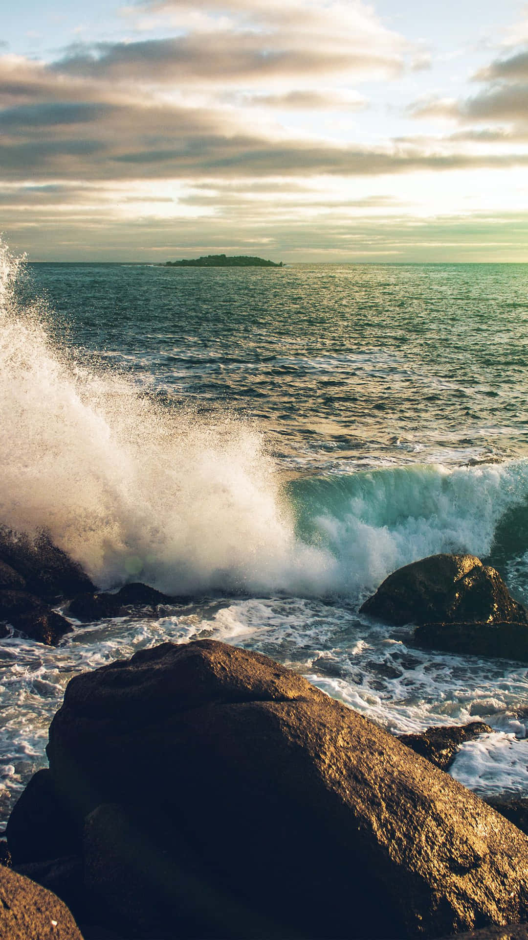 Ocean Wave During Golden Hour Iphone Background