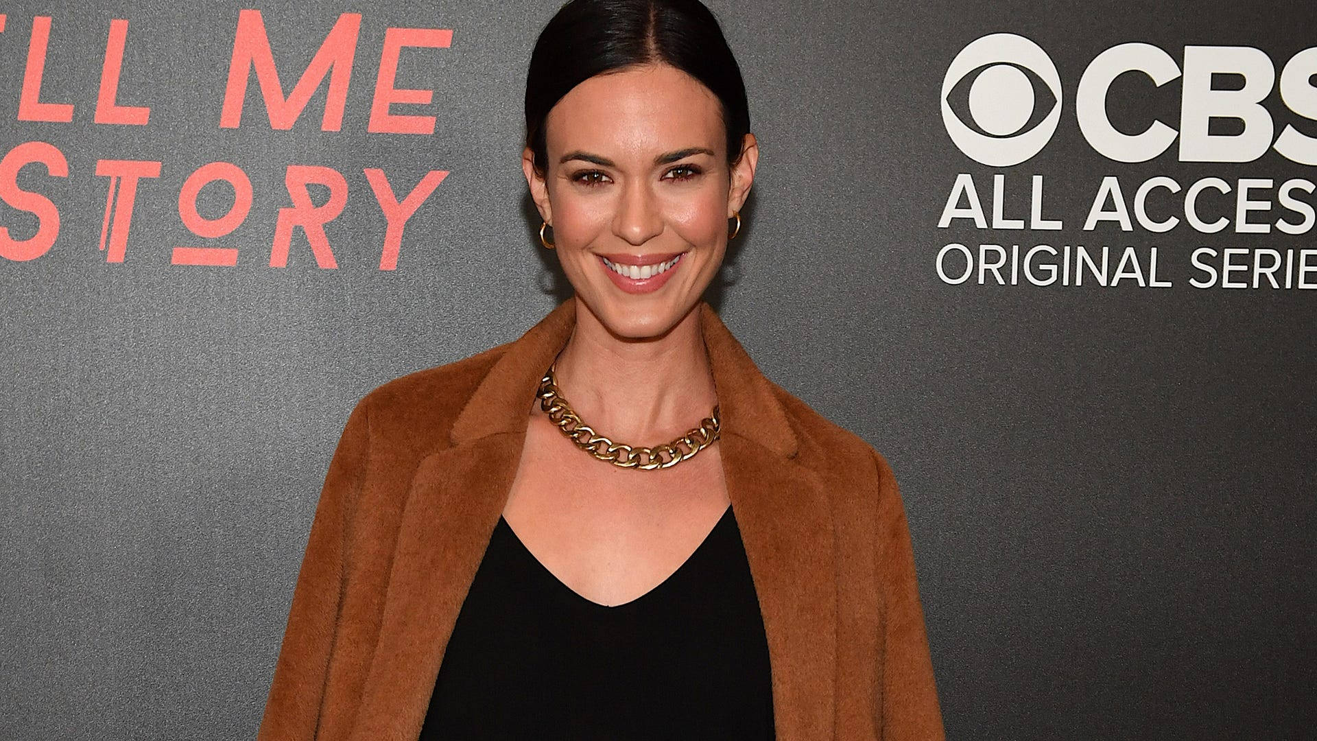 Odette Annable At Cbs All Access Background