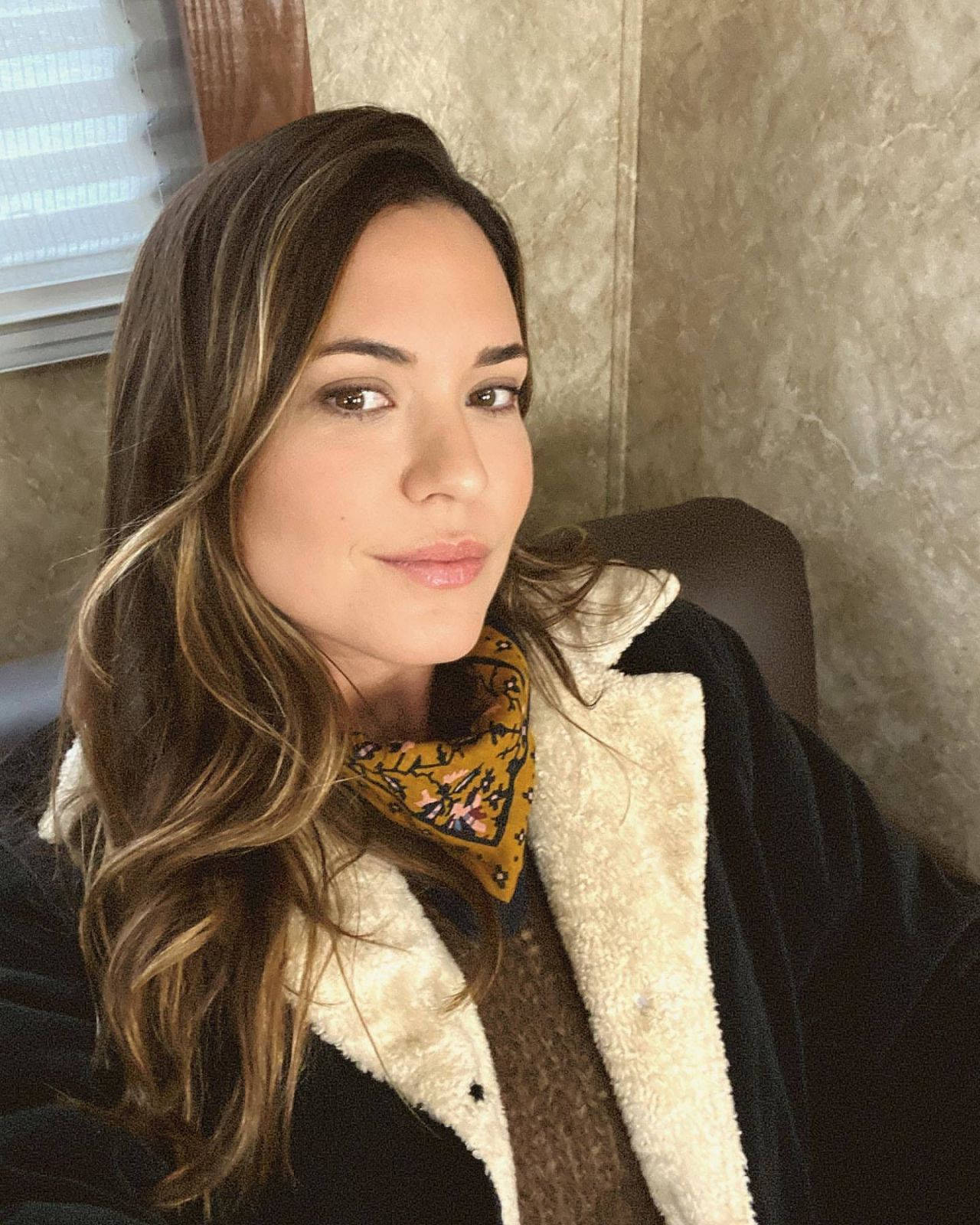 Odette Annable Cozy Look