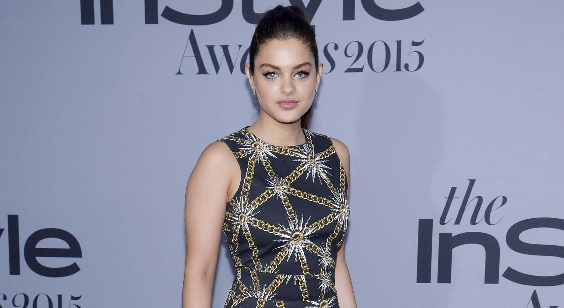 Odeya Rush Attending An Awards Show Background