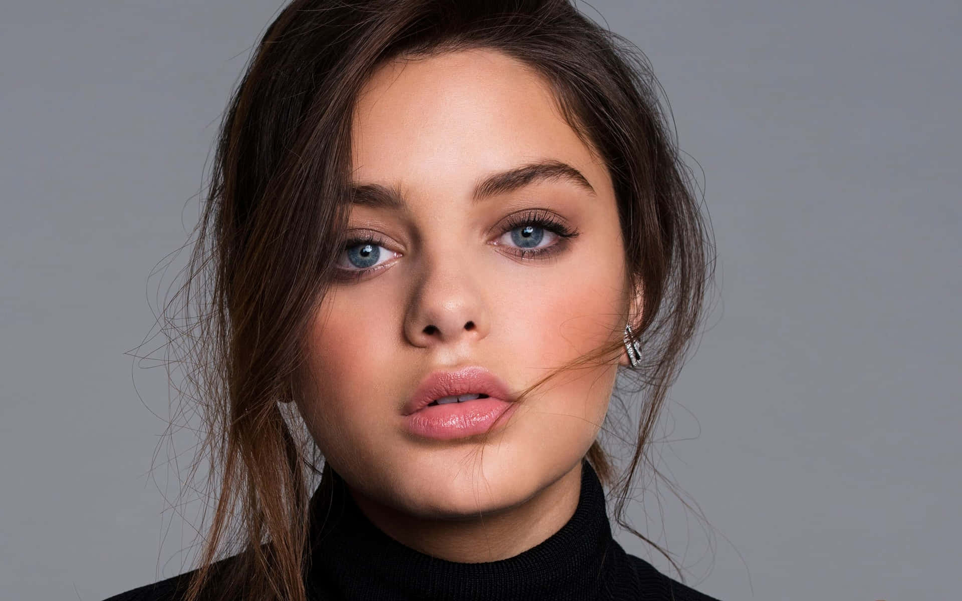 Odeya Rush Modelling Background