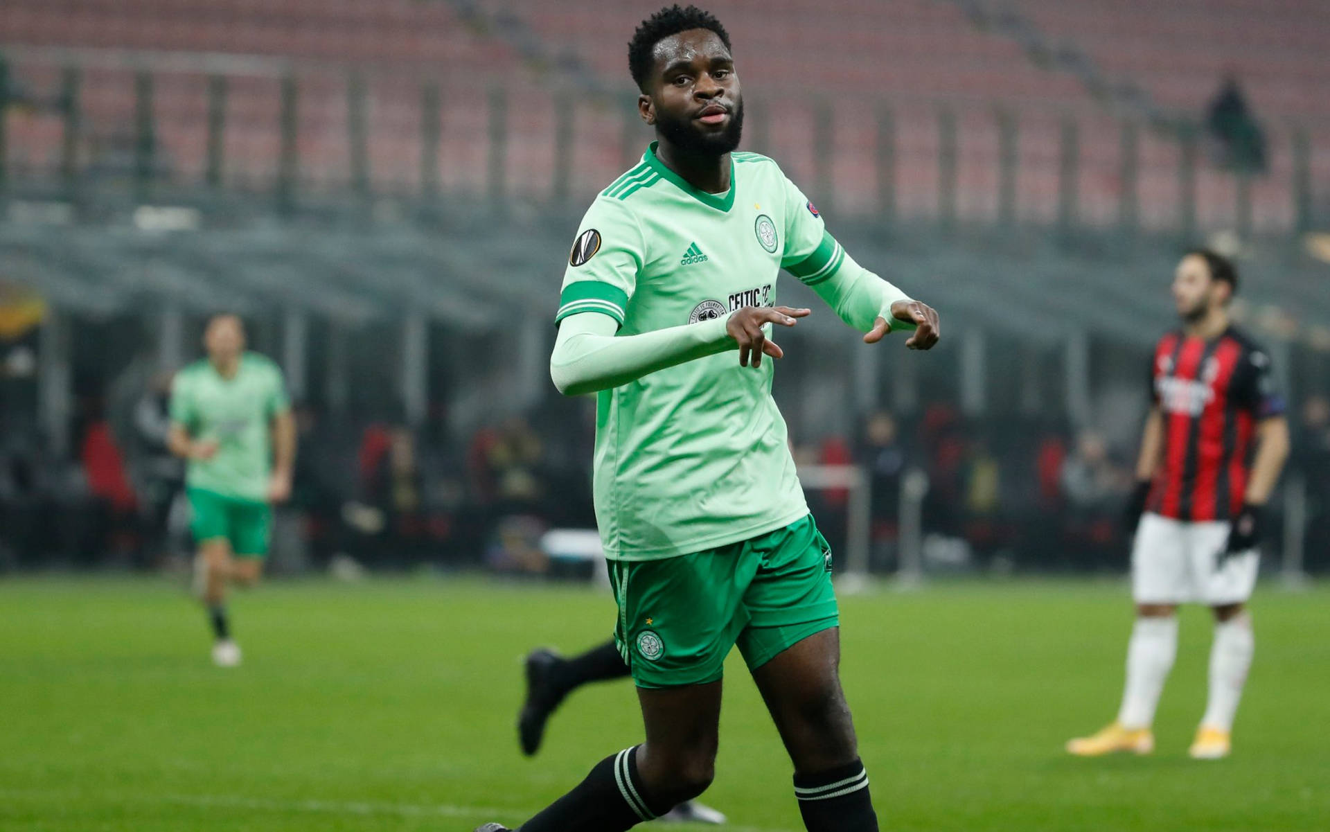 Odsonne Edouard Wearing Green Long Sleeves Background