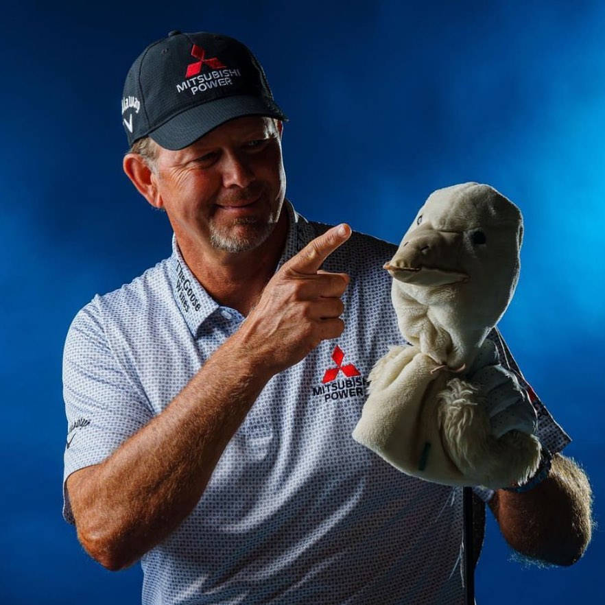 Official Retief Goosen Headcover Background