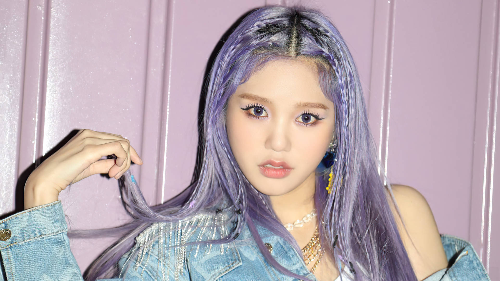 Oh My Girl Mimi Purple Hair Background