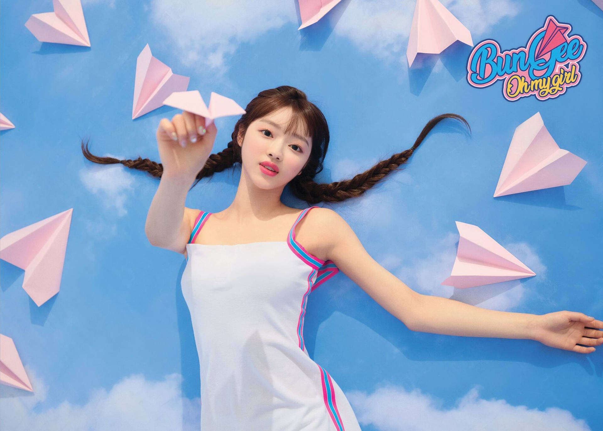 Oh My Girl Yooa In Bungee Background