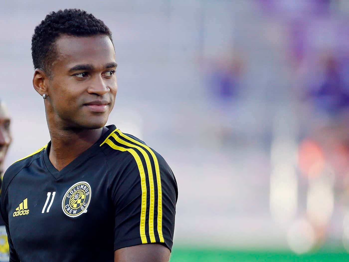 Ola Kamara Columbus Crew Sc Side Profile Background