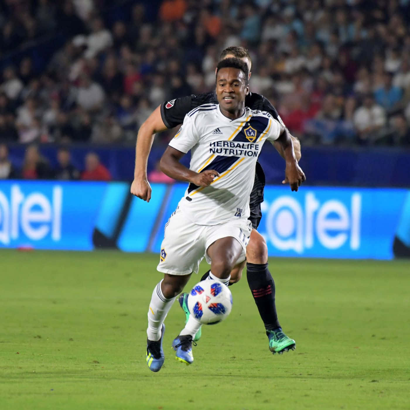 Ola Kamara Los Angeles Galaxy Forward Player Background