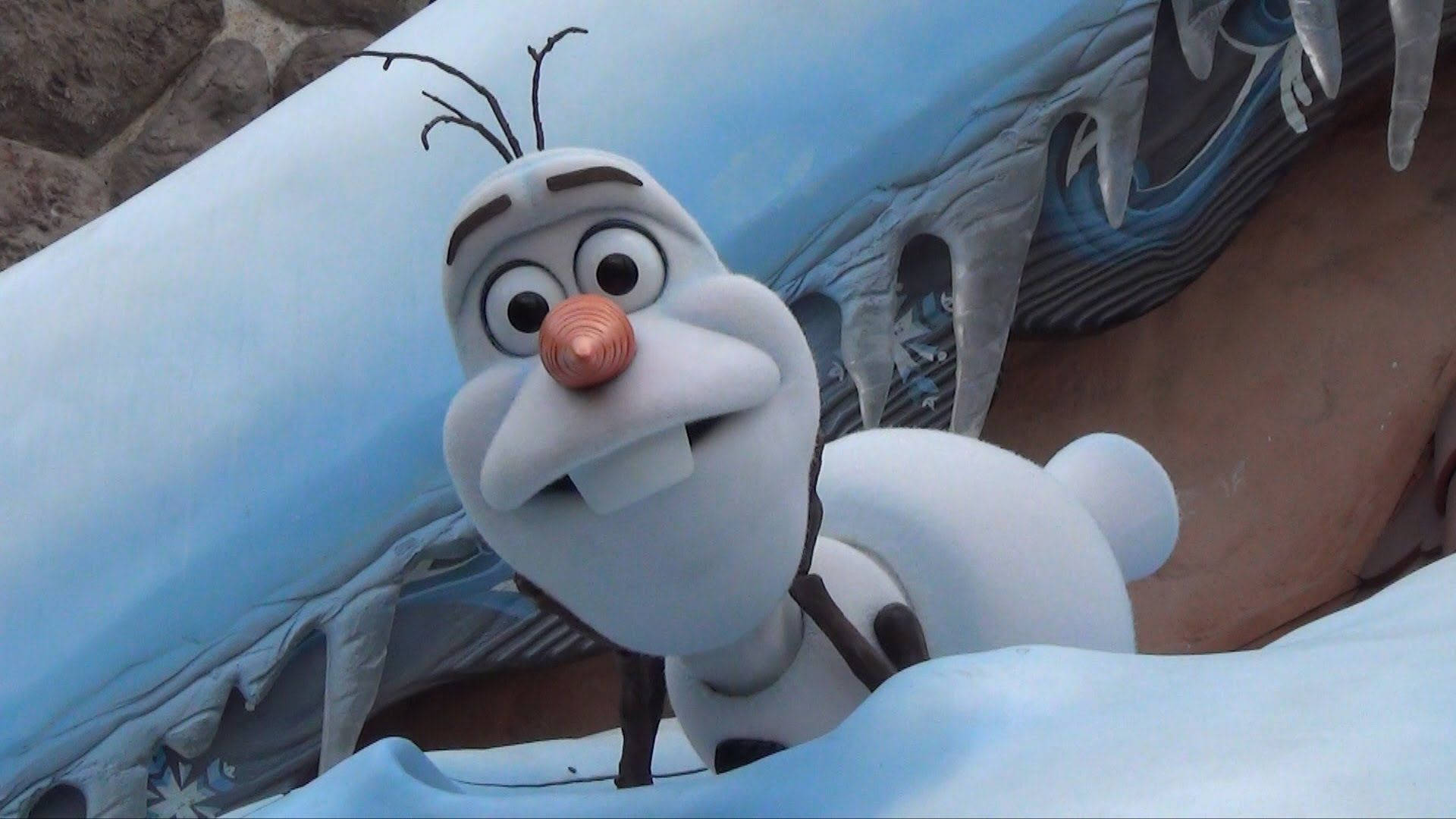 Olaf Snowy Roof Background