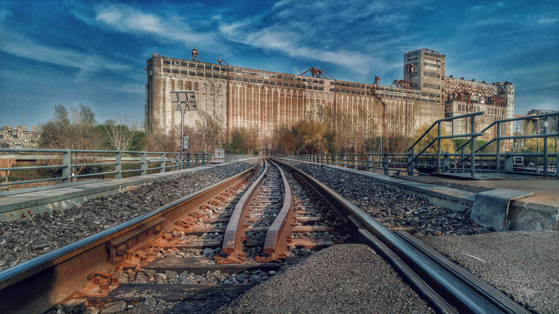 Old Buildings In Montreal Background