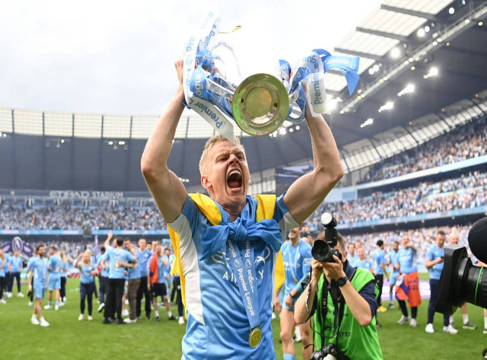 Oleksandr Zinchenko Raising Trophy Background