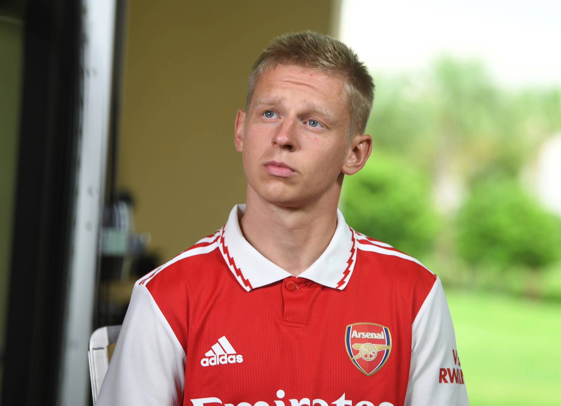 Oleksandr Zinchenko Smolder Background