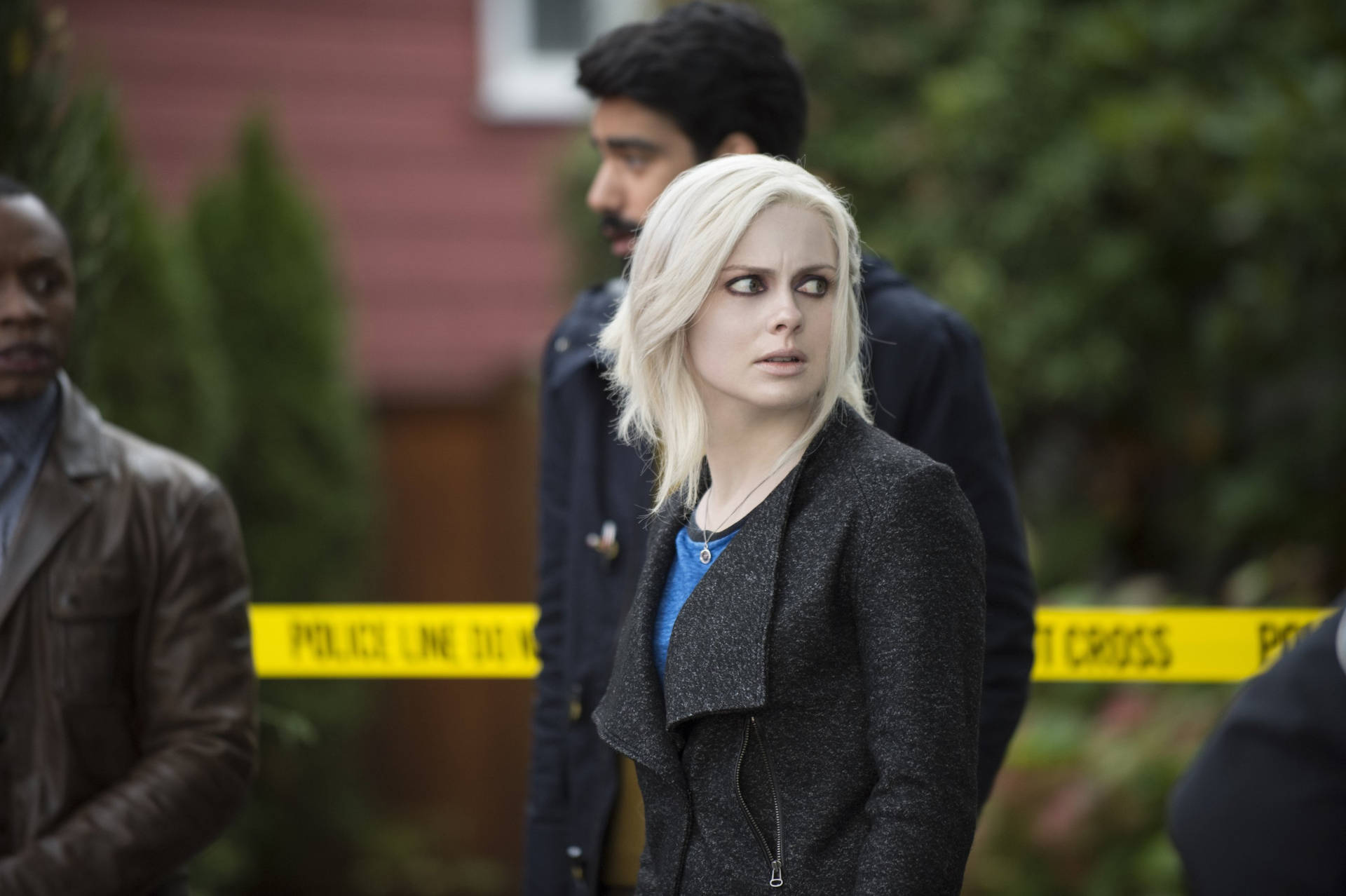 Olivia Moore In Full Detective Mode On Izombie Background