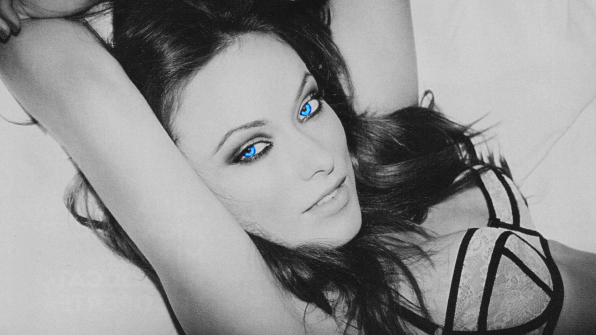 Olivia Wilde Blue Eyes Background
