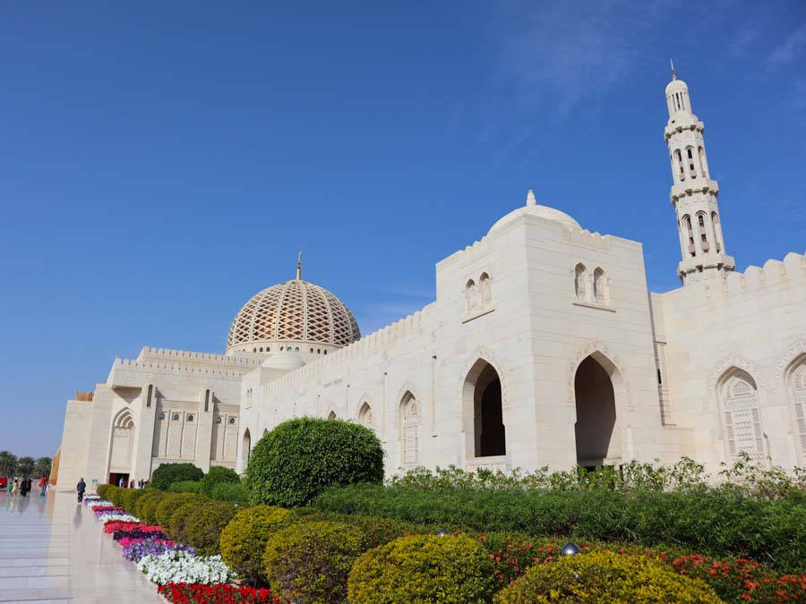 Oman Grand Architectural Design Background