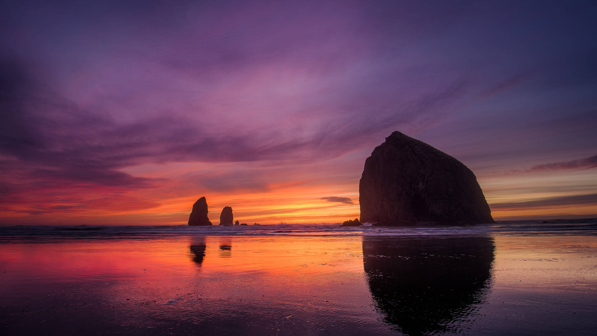 Oregon Cannon Beach Background